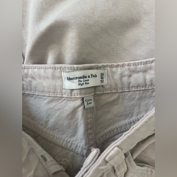 Abercrombie & Fitch Cream Curve Love High Rise Loose Jean - Picture 3 of 3